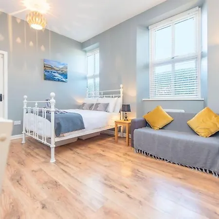 Clonbur House - Village Apartment