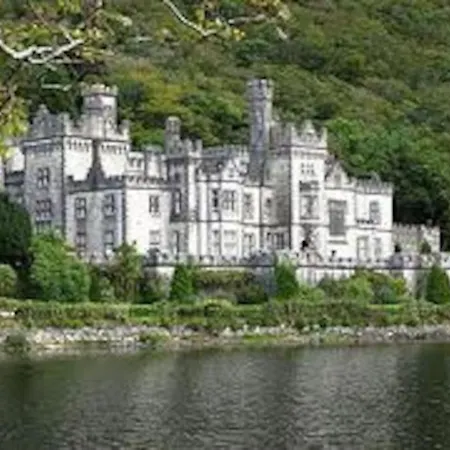 Clonbur House - Village Daire *