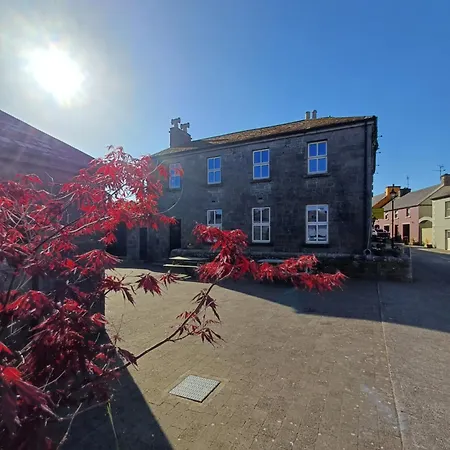 Clonbur House - Village