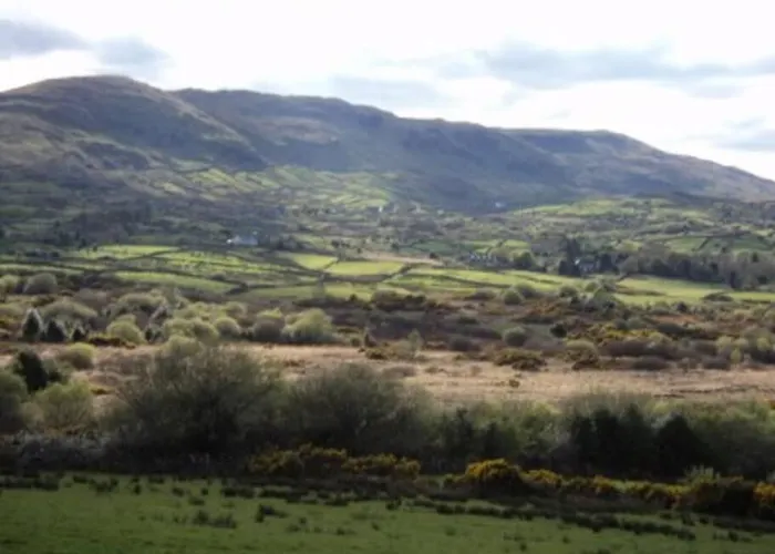 Daire Clonbur House - Village Galway